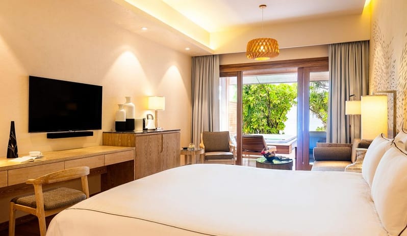 Lily Beach - Beach Suite with Jacuzzi  Bedroom